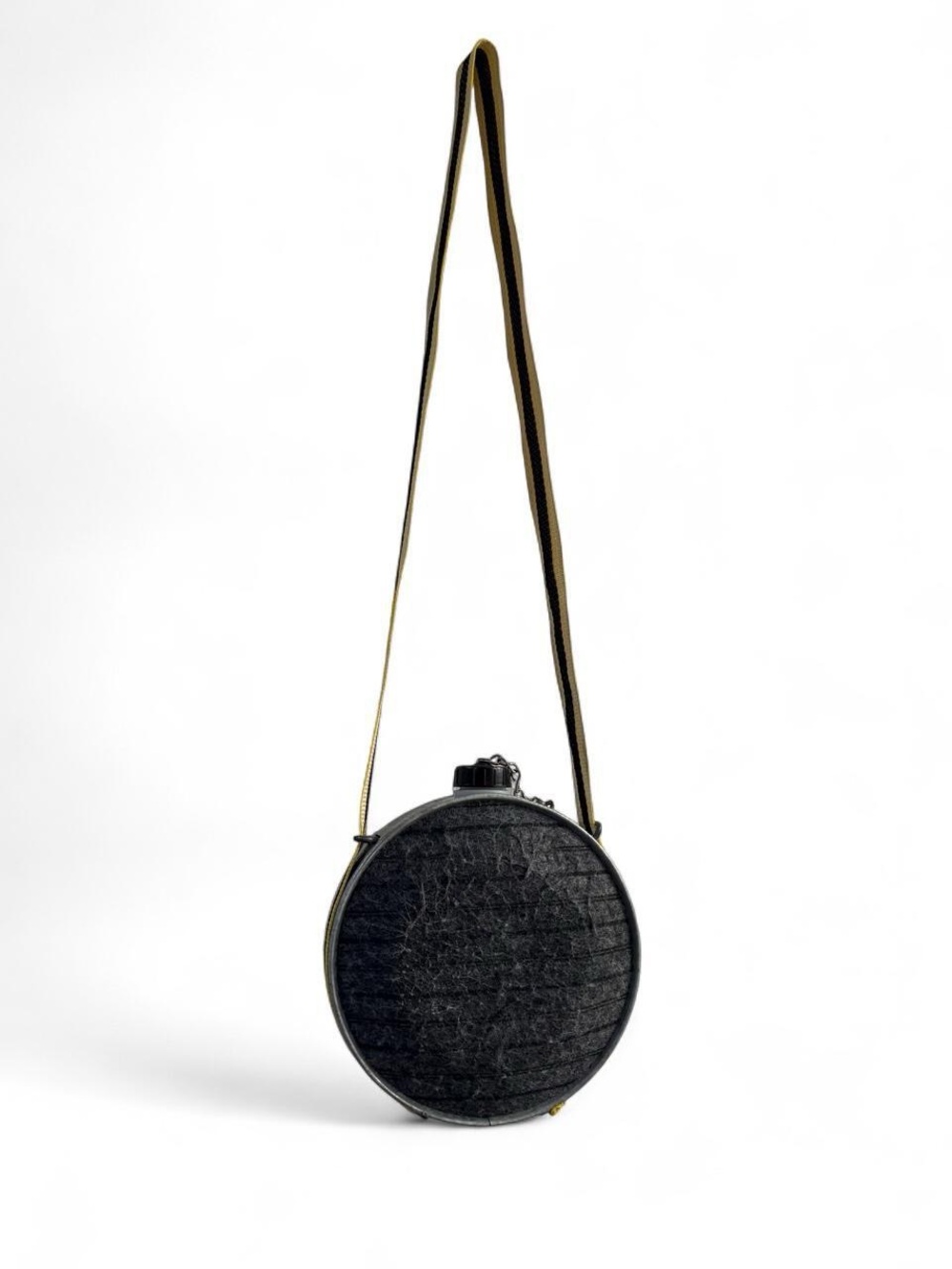 Vintage Oasis 2 Qt Round Canteen Gray Felt Wrapped Belted Strap Camping
Hiking